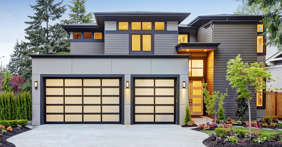 Modern Garage Door Styles Trending in Irvine Homes